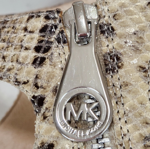 Michael Kors Chic Python Pattern Leather Peep Toe Heels Size 8M - Picture 14 of 16